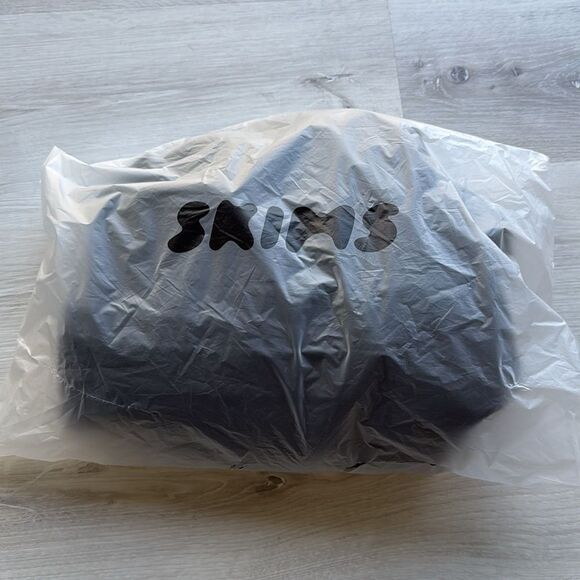 Skims LOUNGE CLASSIC HOODIE Washed onyx black size Large NWT in packaging - Picture 5 of 6